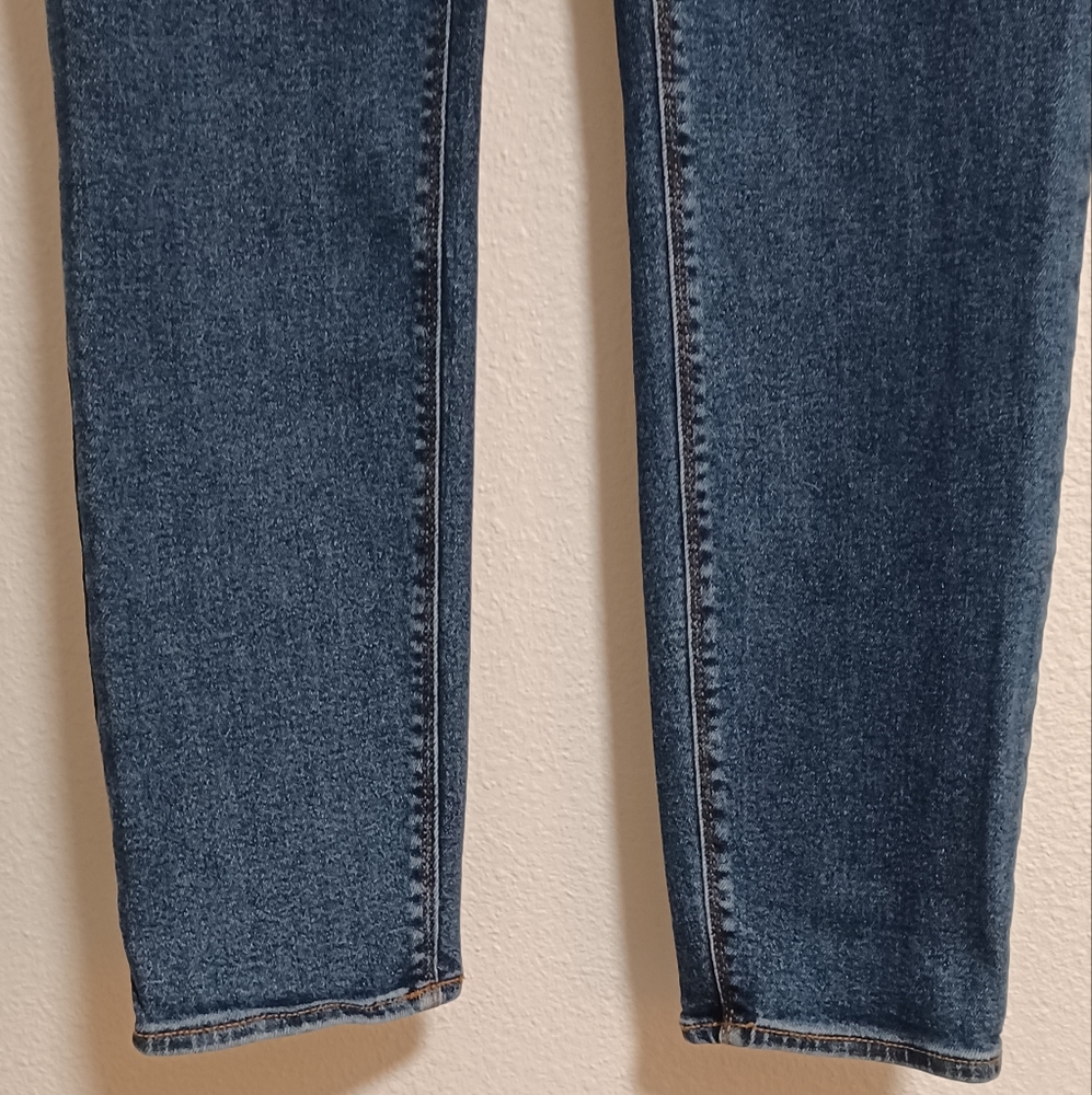Old Navy women's maternity Rockstar skinny jeans - Picture 3 of 8
